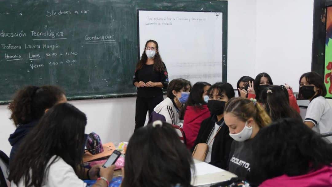 Solo el 16% de los alumnos termina el colegio con conocimientos suficientes de lengua y matemática
