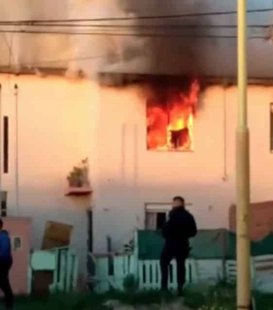Importantes pérdidas en una casa del plan Federal de Villa Delfina, tras incendio