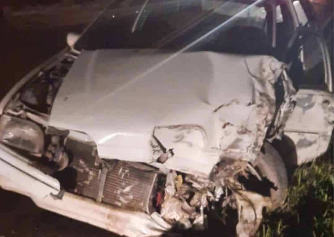 Un auto y un camión chocaron en el acceso a Bahía