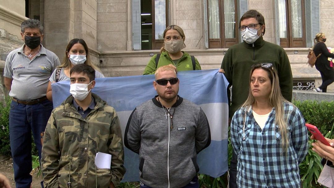 Un grupo de vecinos piden la limpieza y mejoras en los terrenos de Río Negro y Chubut