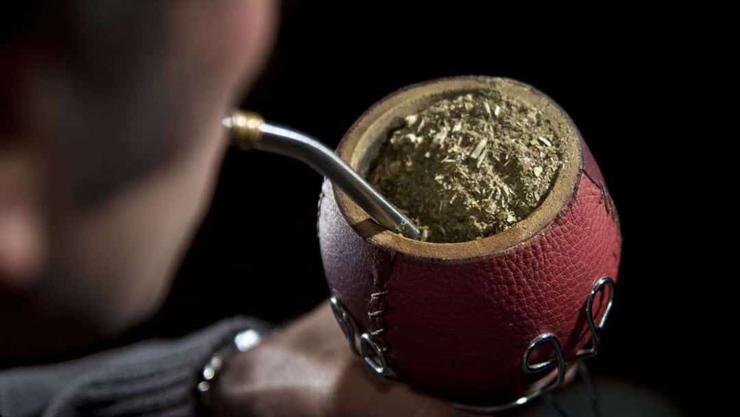 El Gobierno destinará casi $650 millones para comprar yerba para la población vulnerable
