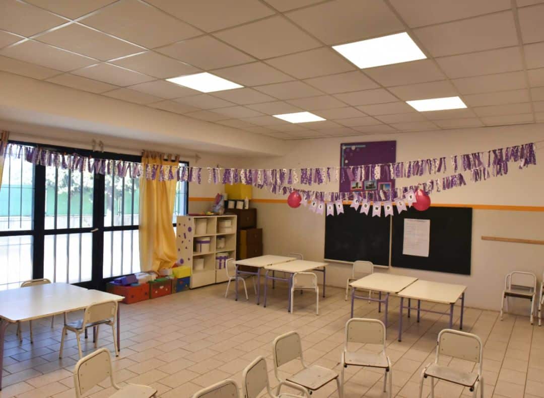 Finalizó la obra de refacción del jardín de infantes 909 y el intendente visitó el lugar