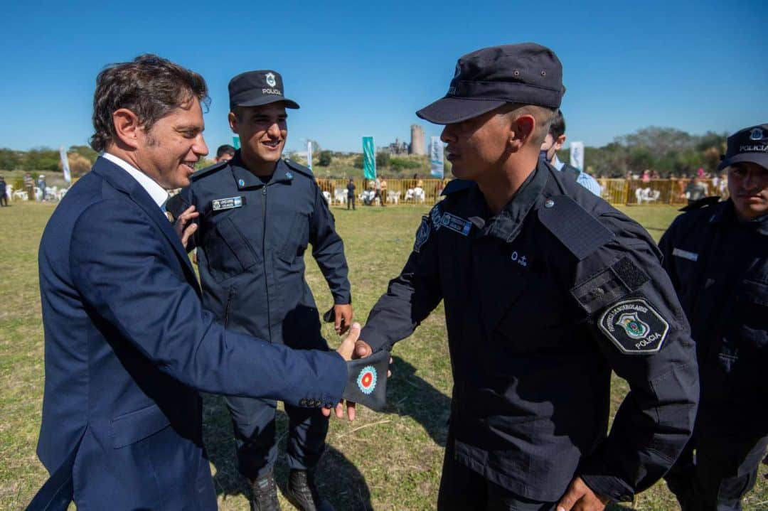 Axel Kicillof anunció que los policías bonaerenses tendrán un aumento salarial de 60% en el año