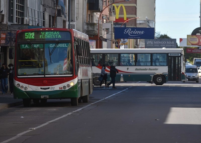 Sin subsidios para los colectivos: qué opina la oposición del decreto de emergencia