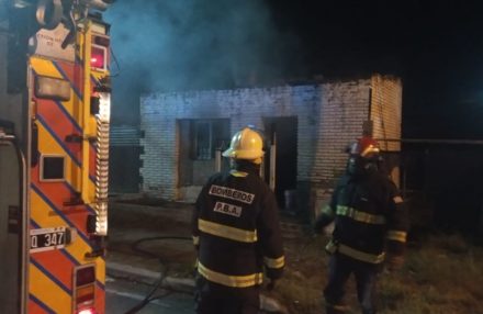 Incendio fatal en el barrio San Roque: fallecio un hombre de 57 años