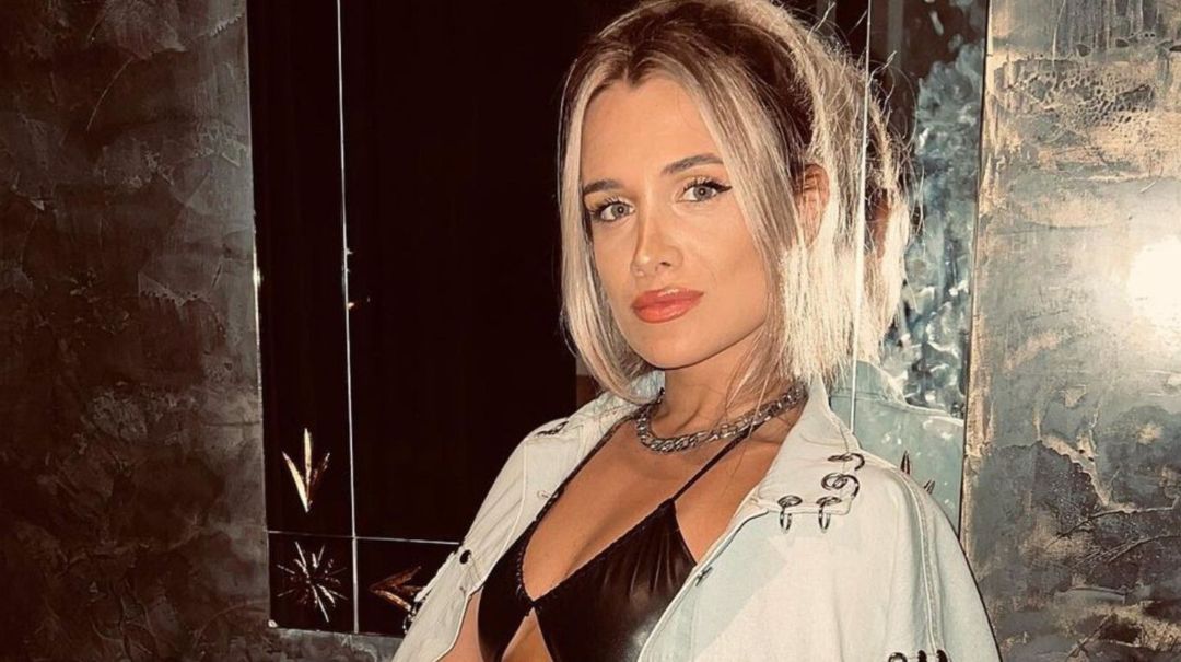 Cami Homs paseó por Puerto Madero acompañada de su nuevo amor