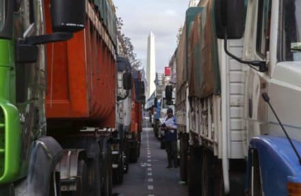 Por la falta de gasoil, los transportistas se concentran en el Obelisco a partir del mediodía