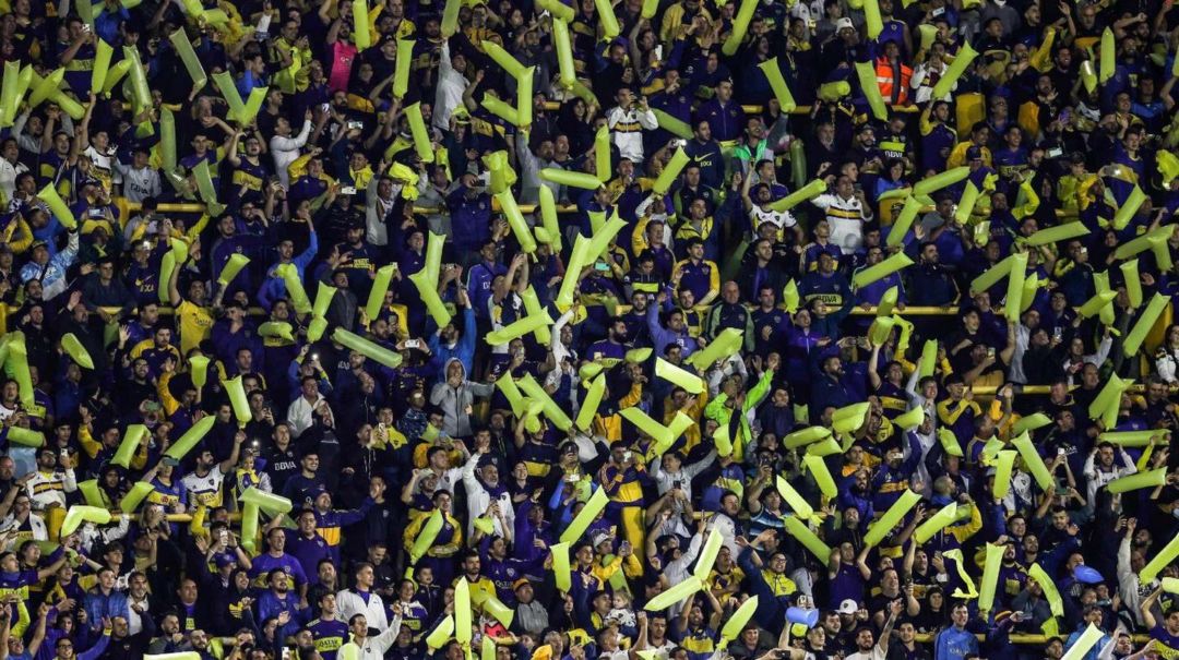 Murió un hincha en pleno partido en la Bombonera y Boca suspendió los festejos de la Copa de la Liga