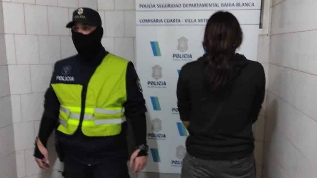 Golpeó a tres mujeres con un hierro y quedó detenido