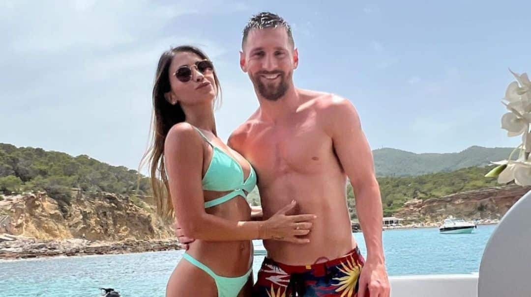 La primera foto del cumpleaños de Messi en su hotel de Ibiza junto a Antonela Roccuzzo y amigos