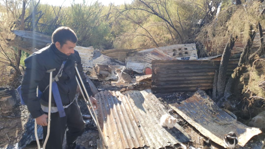 Perdió todo en un incendio: el fuego destruyó su precaria vivienda