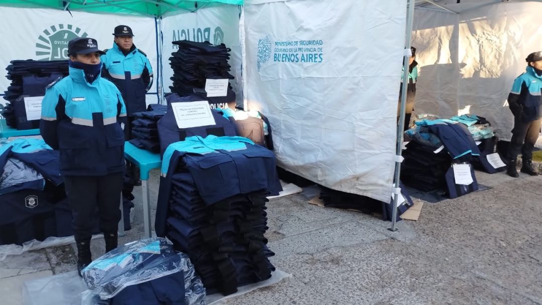 Entregaron chalecos antibalas para la policía de la ciudad
