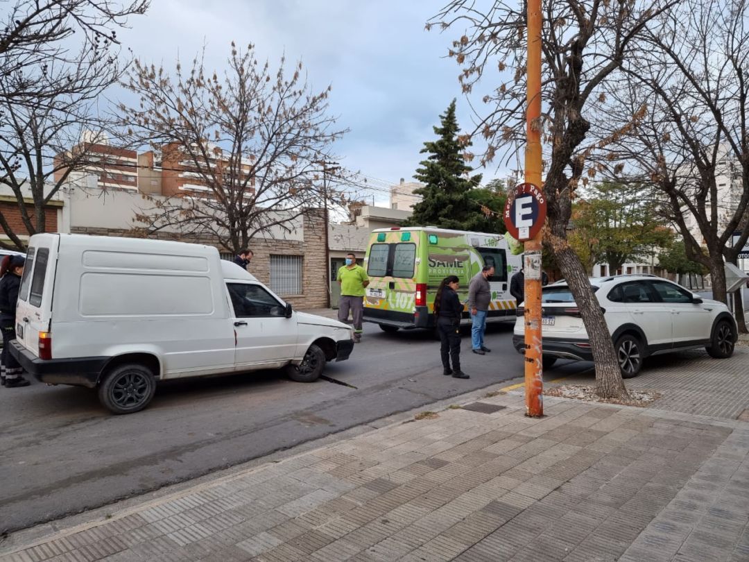 Se descompensó mientras manejaba y chocó