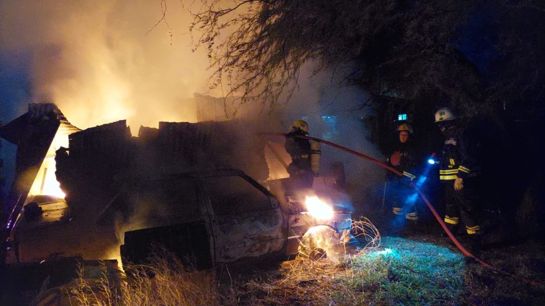 Un incendio destruyó una precaria vivienda que funcionaba como depósito
