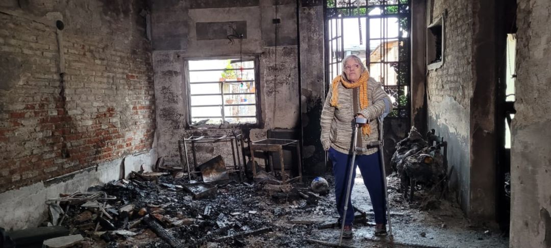 Un incendio destruyó gran parte de la casa de una familia