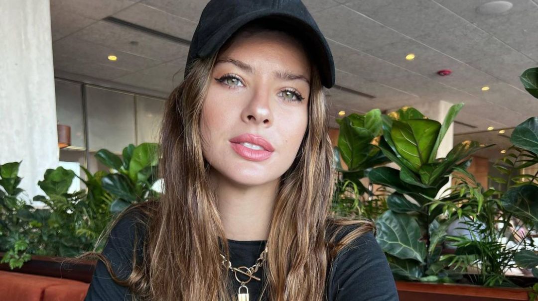 La China Suárez pateó el tablero con una foto: “Está con Carmen, la empleada de Wanda Nara”
