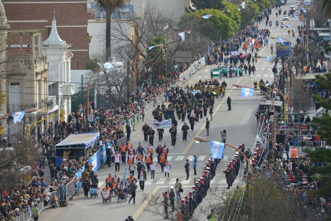 Abrieron las inscripciones para participar del desfile del 9 de julio