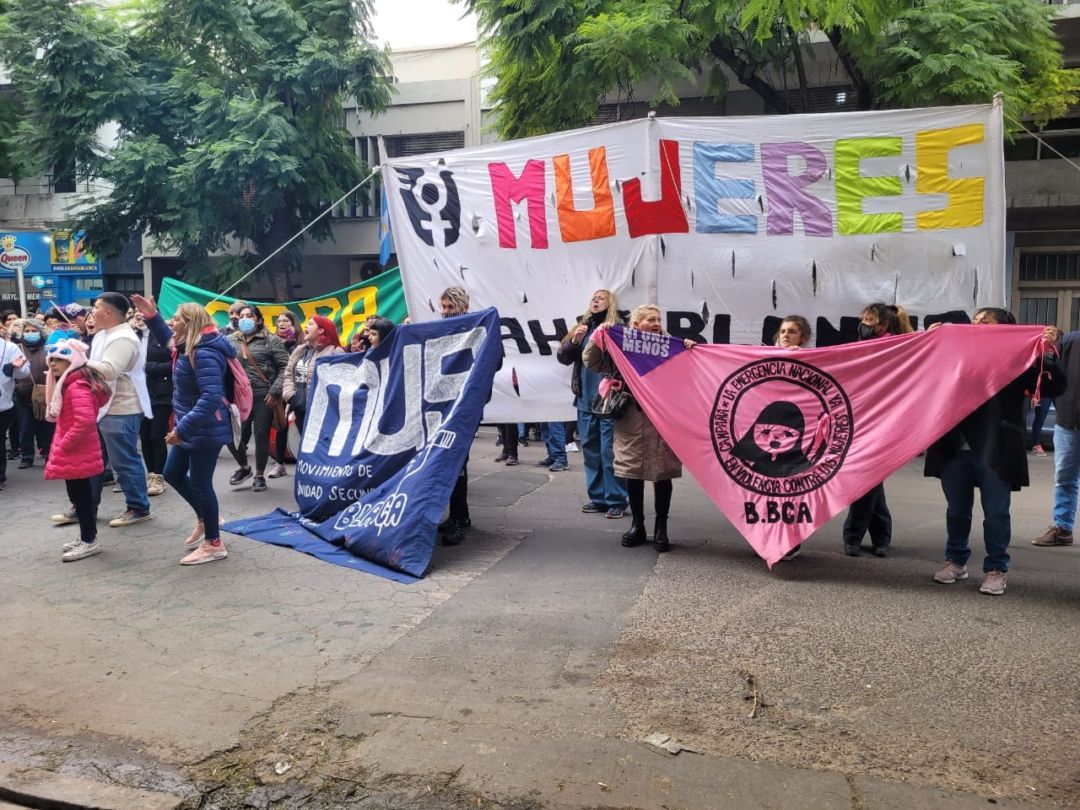 Piden la renuncia de la directora del Ex Colegio Nacional