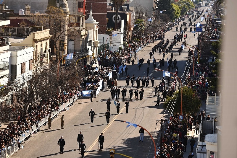 Convocatoria a instituciones a participar del desfile del 9 de Julio