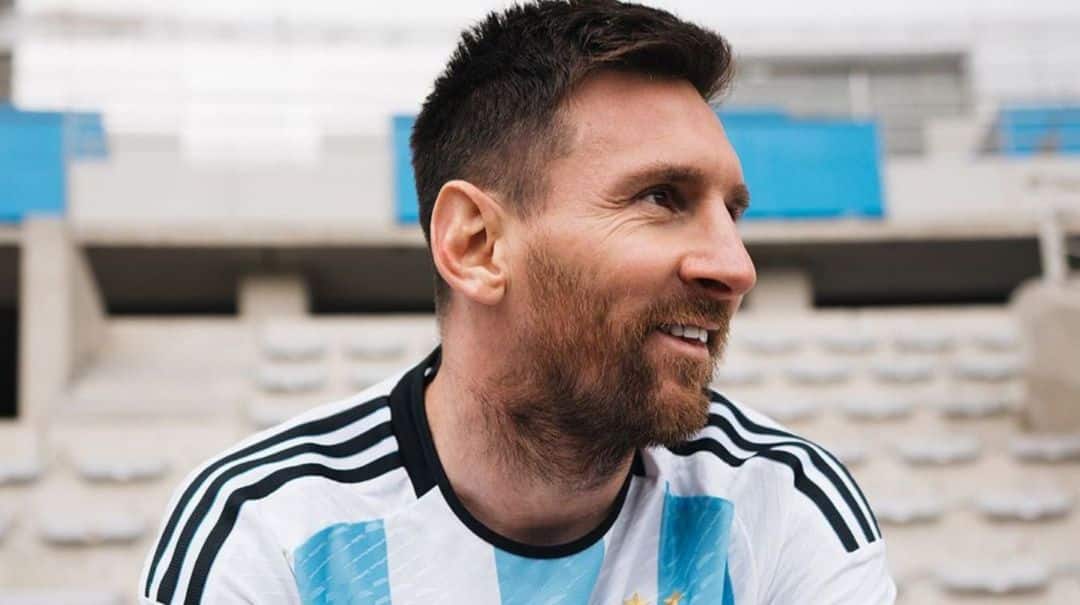 Presentaron la camiseta oficial de la Selección para el Mundial: el precio de la general y cuánto sale la de Messi