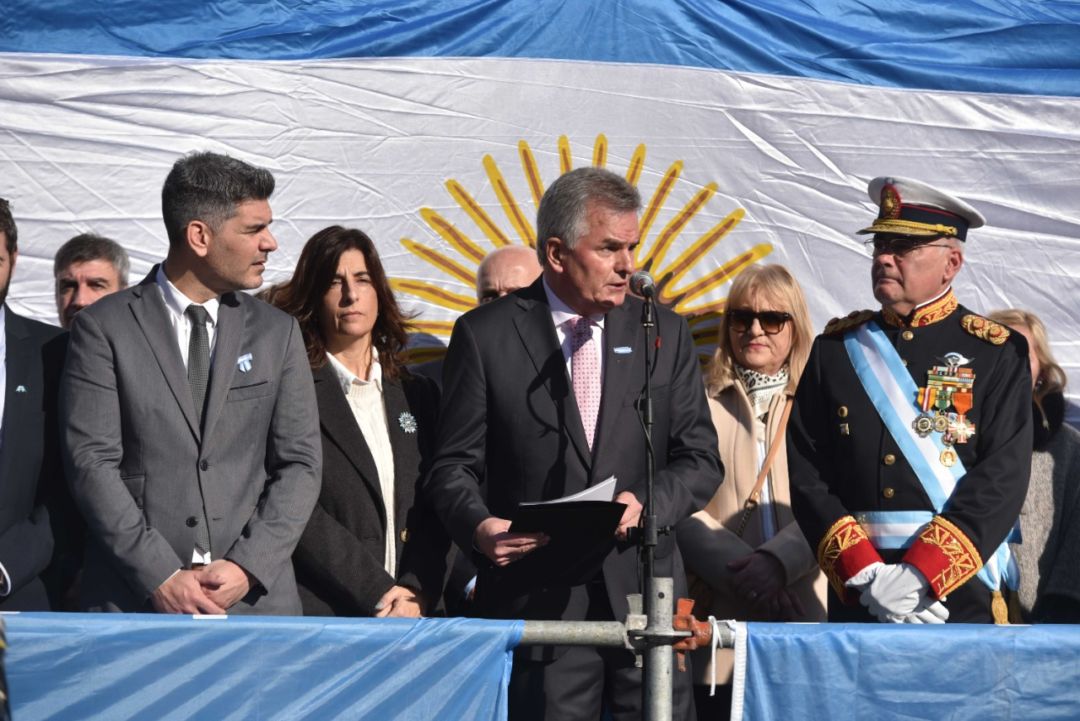 “Vivimos tiempos difíciles y turbulentos. Con una sociedad empobrecida y desorientada y una decadencia cultural y educativa que asusta”