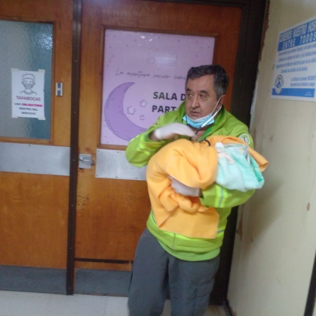 Tras un parto en un domicilio, trasladaron al recién nacido al Hospital Penna