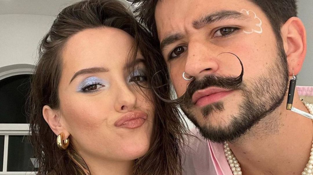 Evaluna Montaner y Camilo Echeverry tuvieron un accidente escatológico con Índigo y sus fans se asquearon