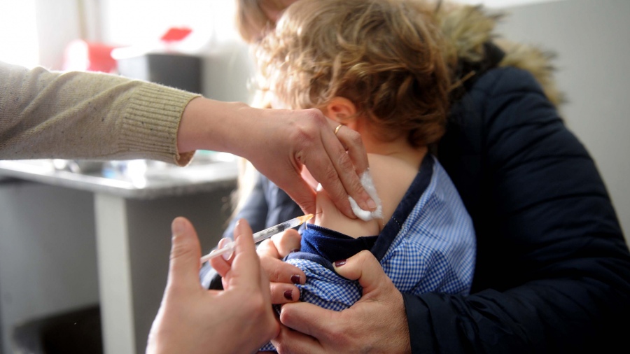 Es libre la vacunación para menores de entre 6 meses y 3 años