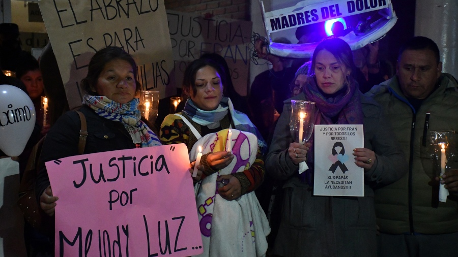 Familiares reclamaron “celeridad en la investigación y justicia” por los bebés muertos en Córdoba