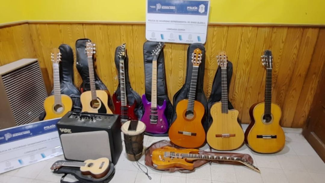 Lo atraparon vendiendo instrumentos robados en las redes sociales