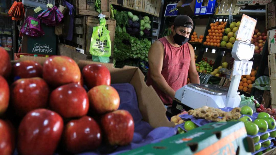 El dato de la inflación de agosto que alarma al Gobierno: los alimentos suben más que el resto de los rubros
