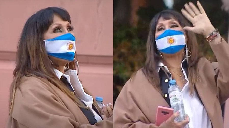 El show de Moria Casán en la jura de Sergio Massa: barbijo patriótico y arenga a la militancia