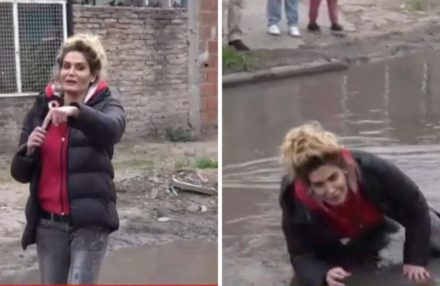 La cronista de Momento D se cayó en un pozo mientras mostraba calles inundadas