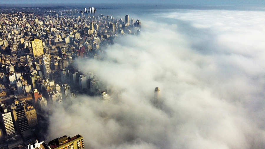 Rosario sigue cubierta de humo por la quema de pastizales en las islas de Entre Ríos
