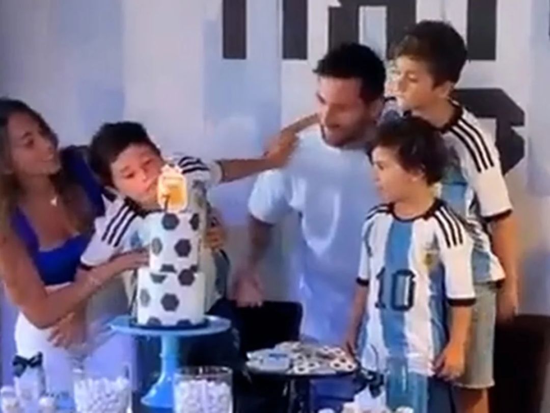 Con el Mundial en la mira de toda la familia Messi: las imágenes del cumpleaños de Mateo, con una temática muy especial
