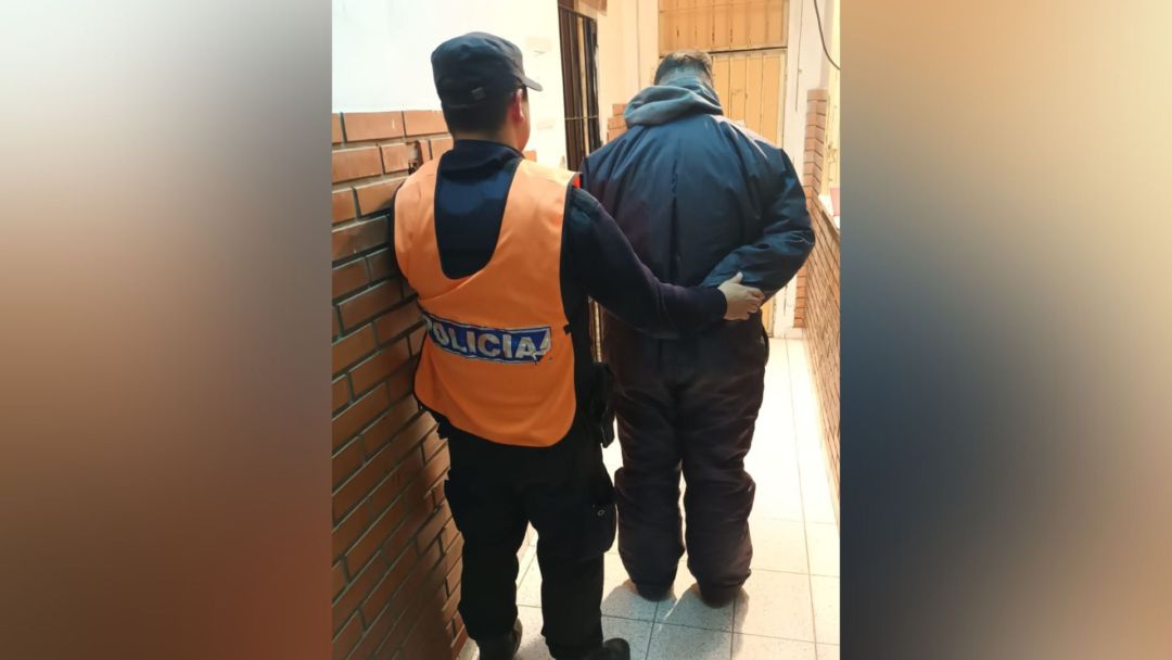 Un motociclista alcoholizado fue detenido tras una persecución en la Plaza Rivadavia