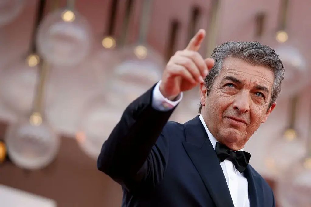 Festival de Venecia: aplausos y reconocimiento para Ricardo Darín en su paso por la alfombra roja