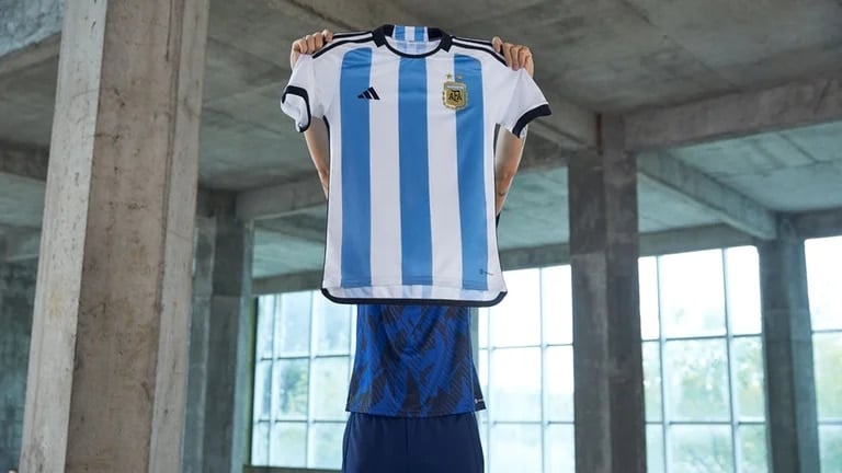 A menos de dos meses del Mundial, faltan camisetas de la Selección Argentina por la alta demanda