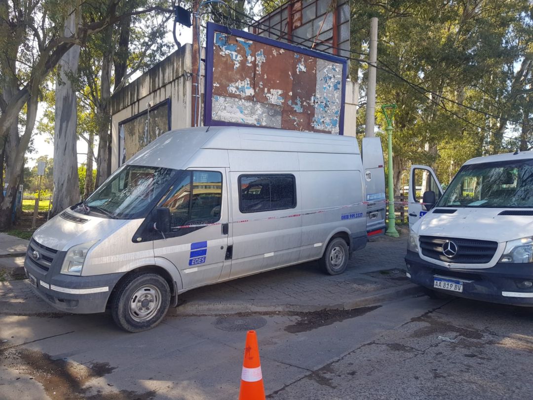 EDES hizo trabajos de mejora en una de las cámaras de transformación del barrio Universitario