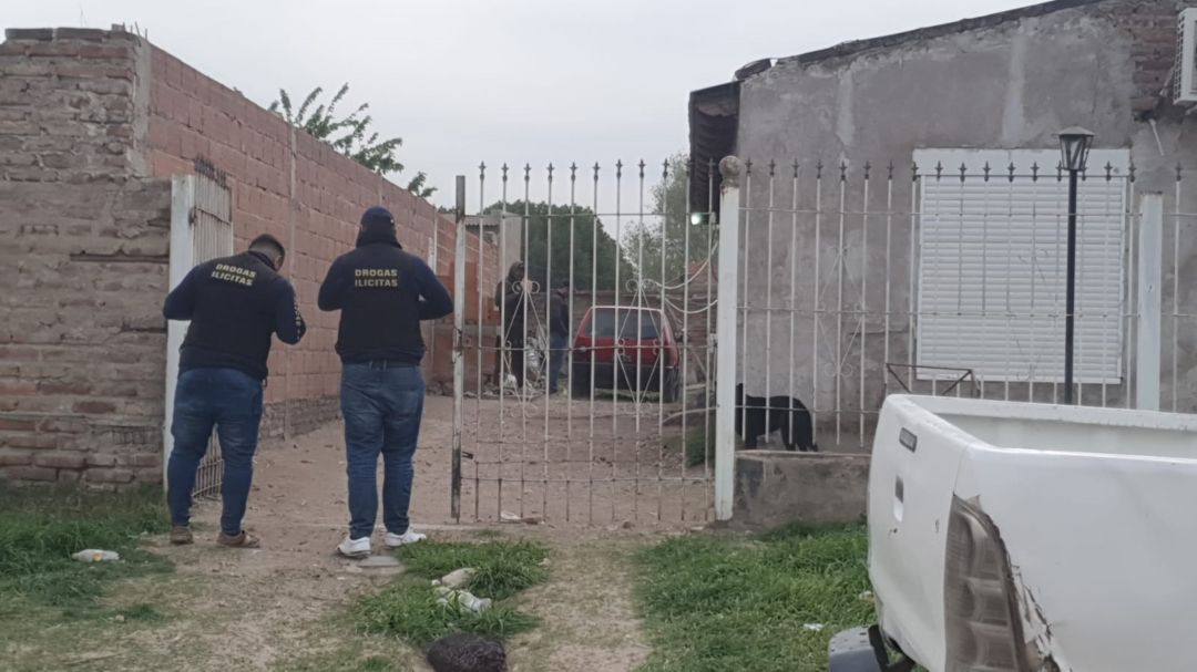 Nueve allanamientos, y tres detenidos por comercialización de drogas en Bahía y Cerri
