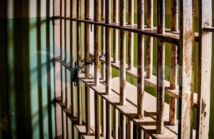 Sin celdas para detenidos en las comisarías