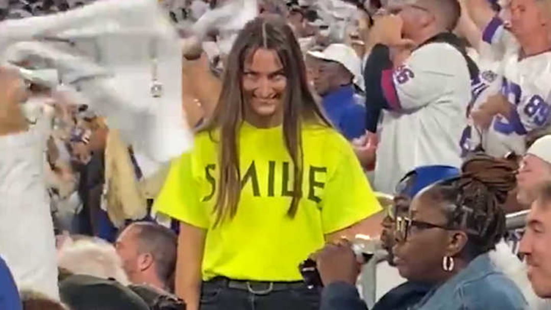 Smile: el video de una chica sonriendo de manera diabólica es furor en las redes sociales