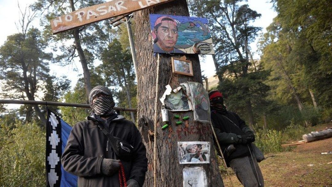 Tensión en Villa Mascardi: fuerzas federales arrancaron un operativo para desalojar un predio tomado por mapuches