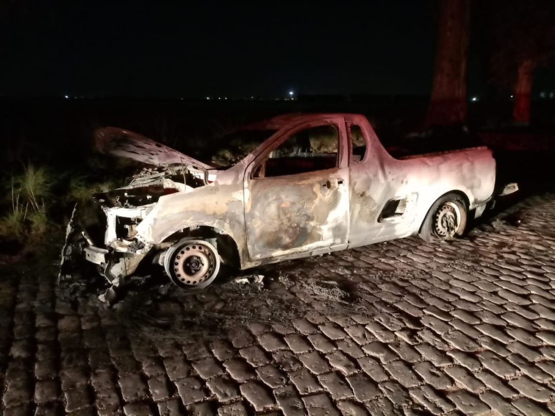 Una pareja sufrió quemaduras tras el incendio de su camioneta