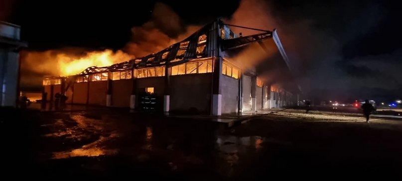 Usaron un explosivo para iniciar el incendio de la fábrica de colchones