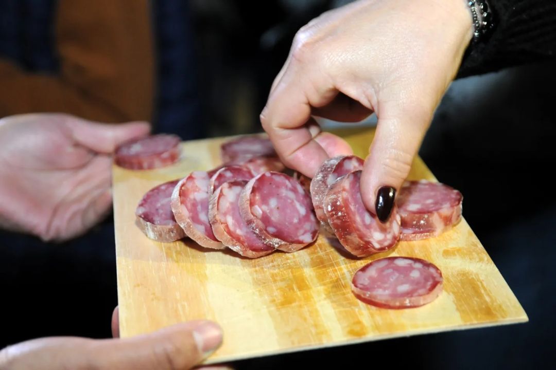 Un salame de casi dos cuadras se consagró en Tandil como “el más largo del mundo”