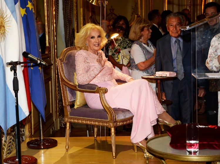 Mirtha Legrand recibió la distinción francesa de Legión de Honor: las fotos del evento
