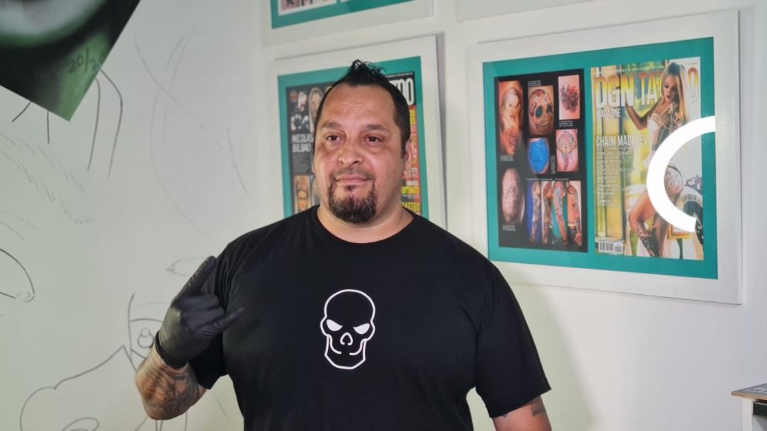 Dejando huellas imborrables en la piel: el trabajo del tatuador Nicolás Bilbao