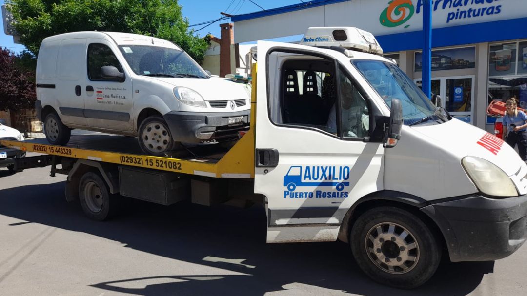 Ciclista herido tras siniestro vial con un camión grúa