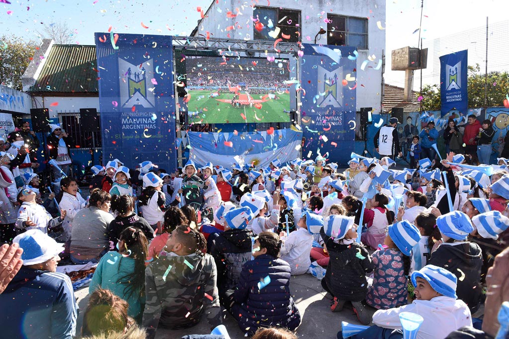 Las clases y el Mundial en las escuelas bahienses